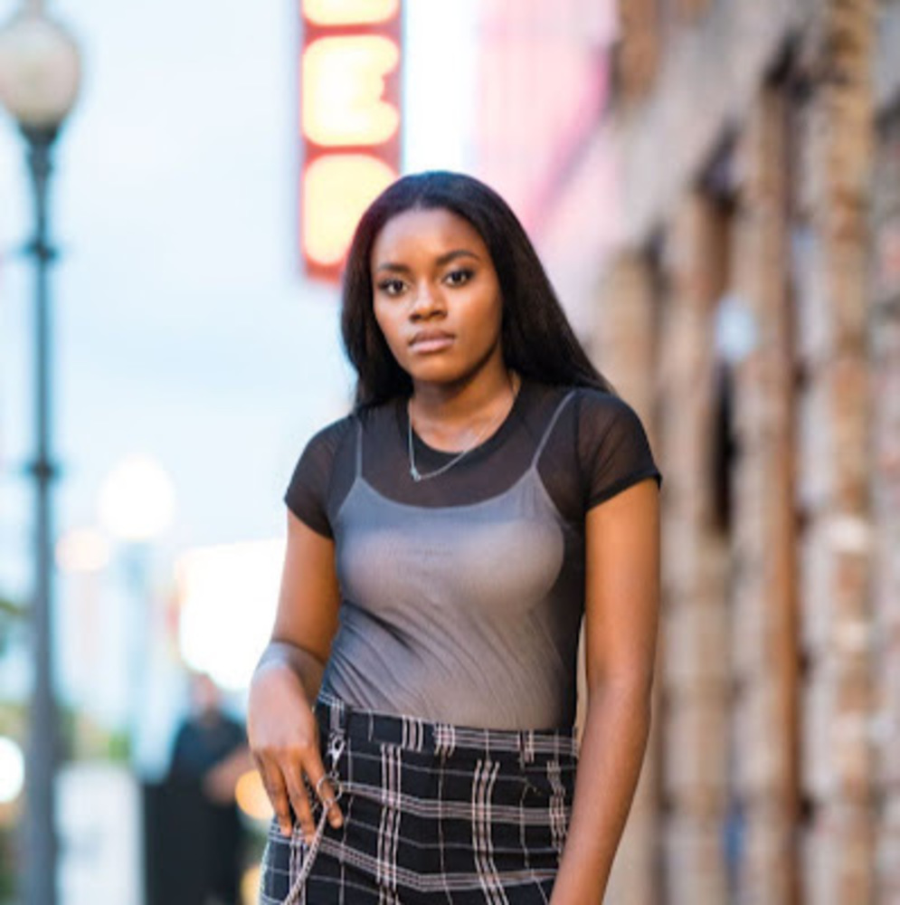 Meet your Posher, Dametria niachelle